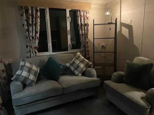 Lakes Escapes منتزه العطل *